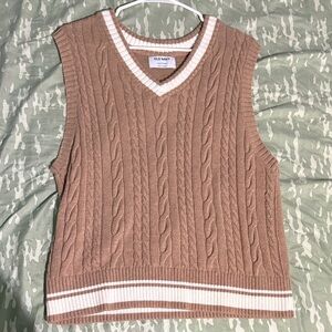 Old Navy Women's Tan Cable Knit V-Neck Sweater Vest